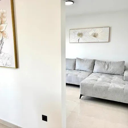 Appartamento Blue Pearl Luxury - First Row To The Sea With Spa, 2 Bathrooms, Free Parking, Znjan