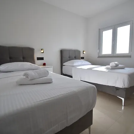Appartement Blue Pearl Exclusive - First Row To The Sea With Spa, Znjan Beach,1st Floor Split
