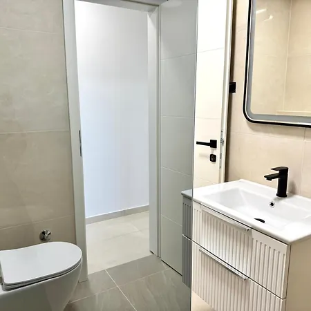 Blue Pearl Luxury - First Row To The Sea With Spa, 2 Bathrooms, Free Parking, Znjan Appartamento Spalato