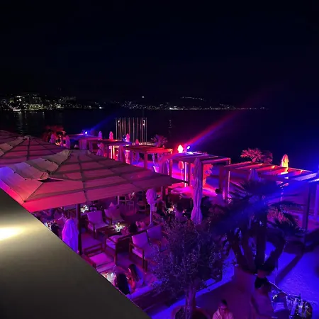 Appartamento Blue Pearl Luxury - First Row To The Sea With Spa, 2 Bathrooms, Free Parking, Znjan Spalato
